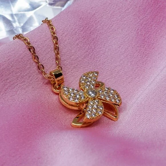 Cubic Zirconia Pinwheel Pendant Gold Plated Necklace NEW - Picture 3 of 3